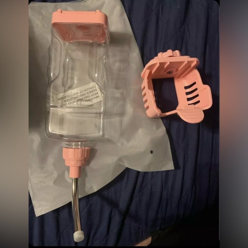 Pet Water Feeder Anti-dust Ferret, Gerbil Hanging Water Feeding Bottles